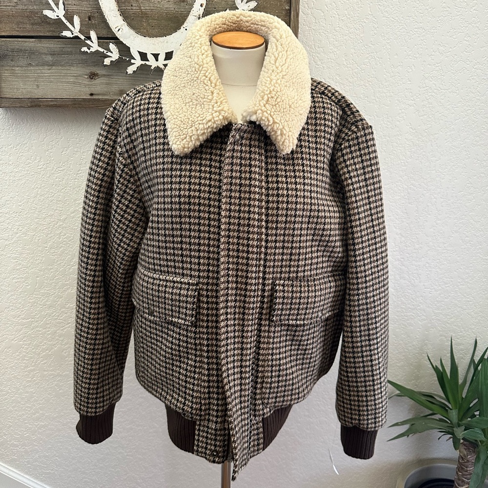 GAP Men's Wool blend Houndstooth Jacket with Cream Collar Size Large NWT